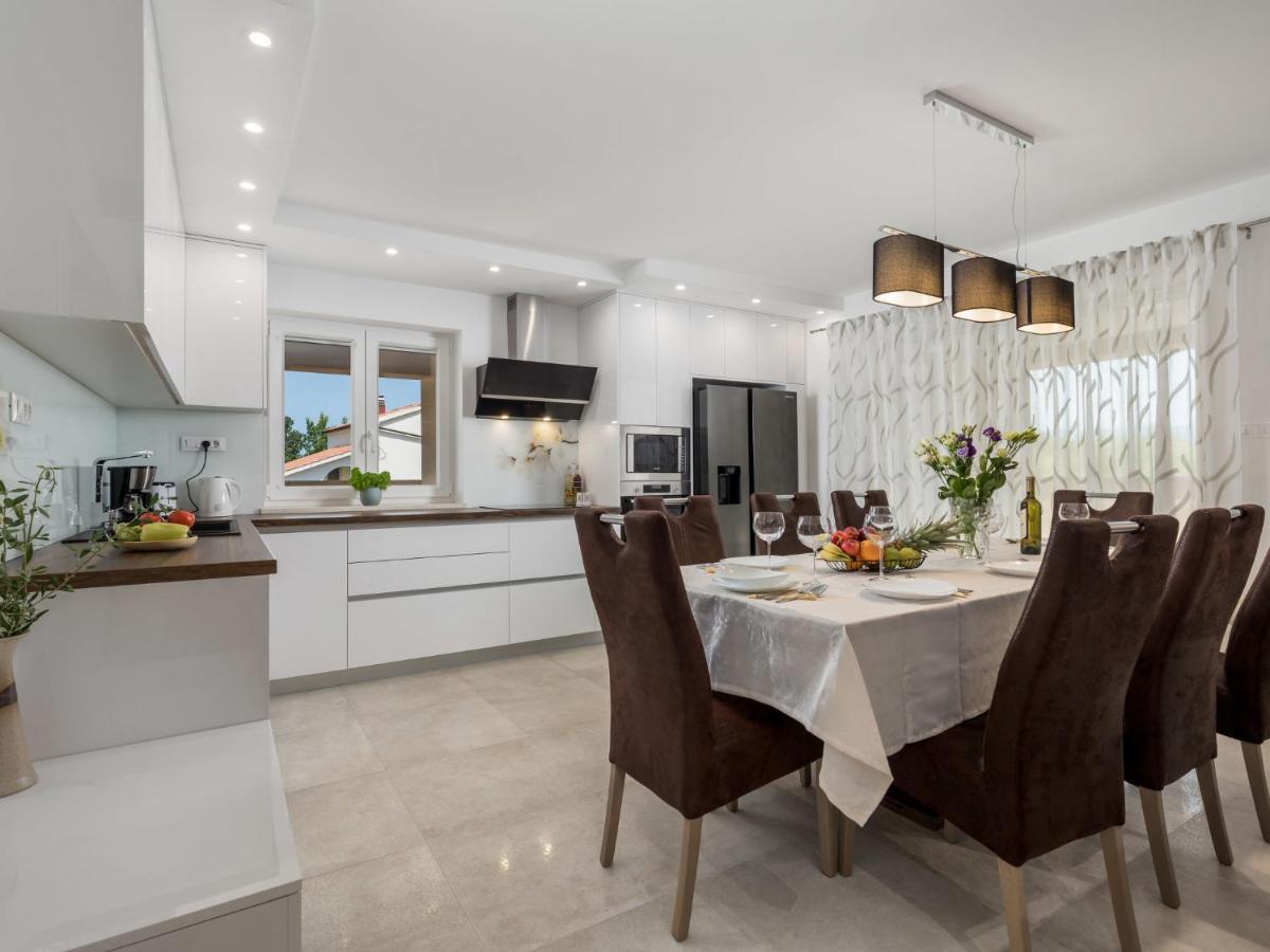Villa Matea - Mlk150 By Interhome Dobrinj Bagian luar foto