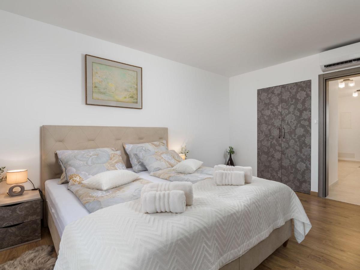 Villa Matea - Mlk150 By Interhome Dobrinj Bagian luar foto